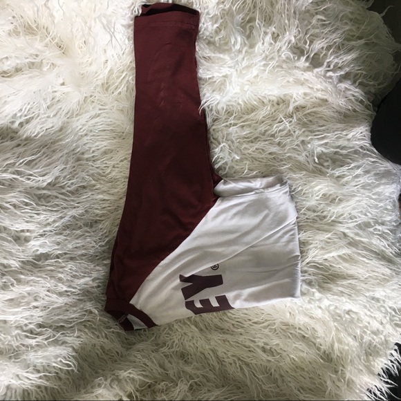 Oh Bey T-shirt - Picture 3 of 5